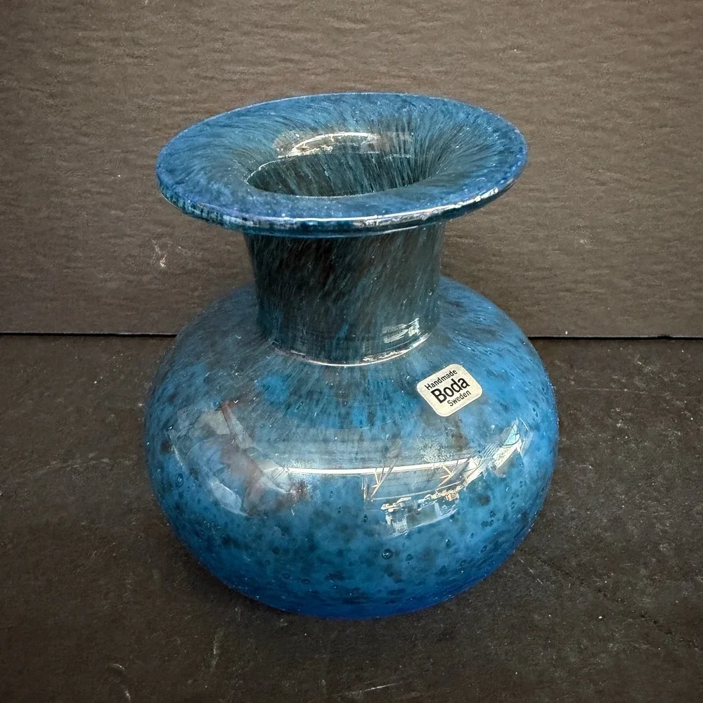 Signed Kosta Boda Art Glass Vase Deep Blue Kjell Engman 42653 4.5
